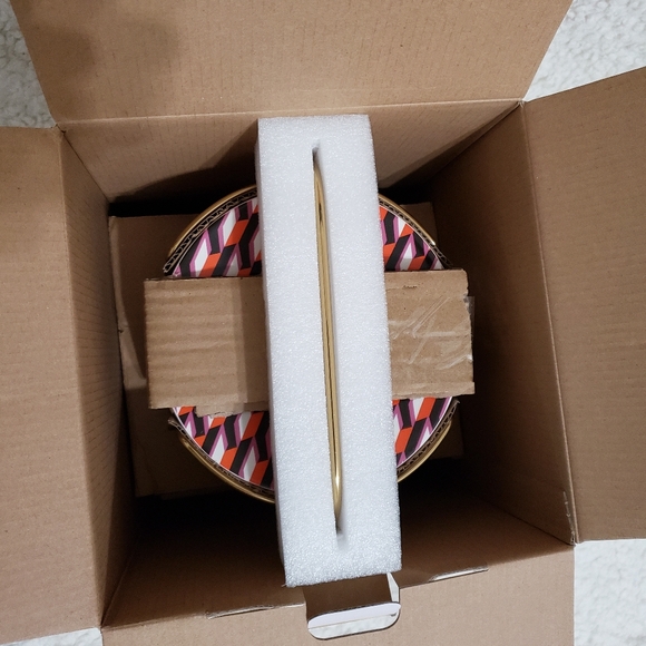 DVF for Target Arrow Geo Mug Drinkware Set with Saucers and Stand - Picture 6 of 8